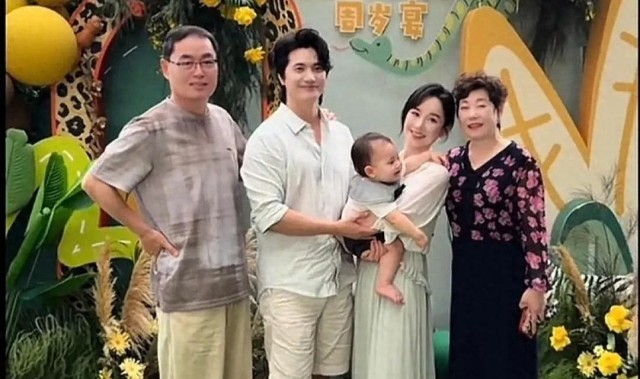 kaiyun-张檬儿子周岁宴排面拉满，爸爸全程温柔抱哄，被全家宠成小宝贝