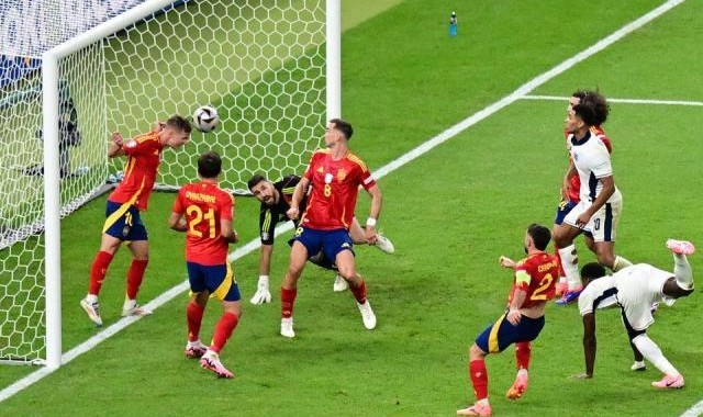 开云体育下载-【观点】西班牙技术优势弥高，挑战者唯有“反归化”？