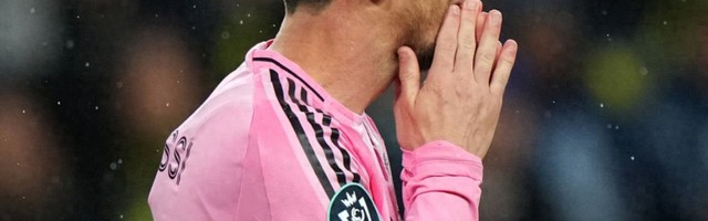 开云官网-0-0！迈阿密闷平：梅西哑火无缘900球 门将神扑 苏神坐板凳|莱昂内尔·梅西|路易斯·阿尔贝托·苏亚雷斯|迈阿密国际|里程碑|纳什维尔_新浪体育_新浪新闻